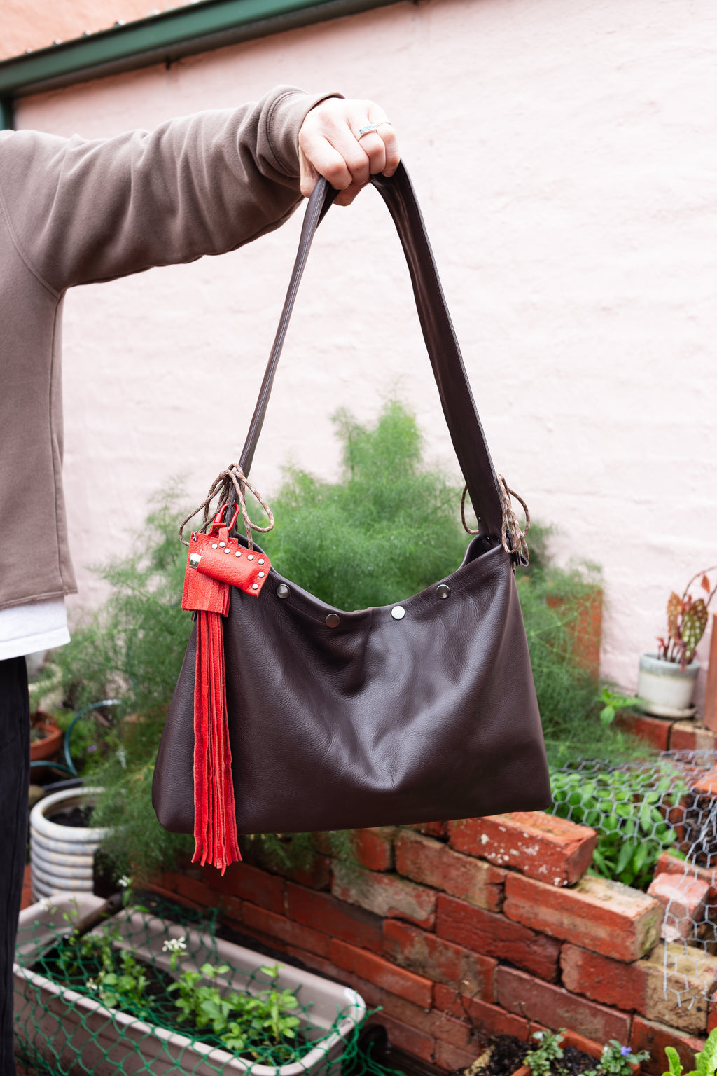 The Day bag in Choc+Cherry