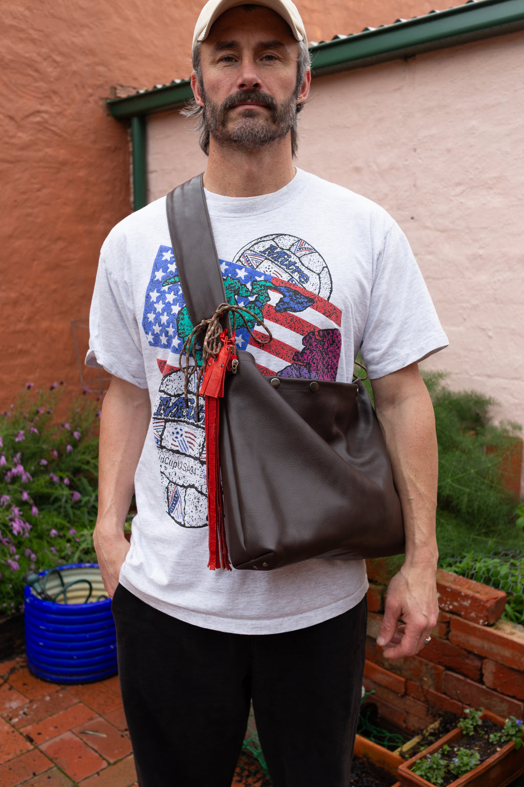 The Day bag in Choc+Cherry
